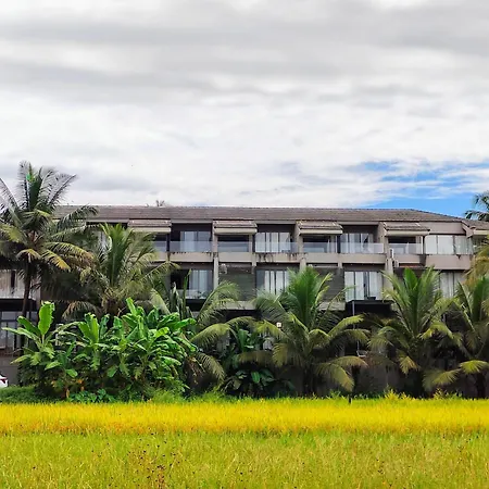 August Private Pool Villas By Hnh